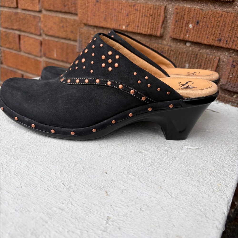 Sofft Black Studded Women's Clogs